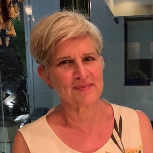 Meet your Posher, Kat Jones.